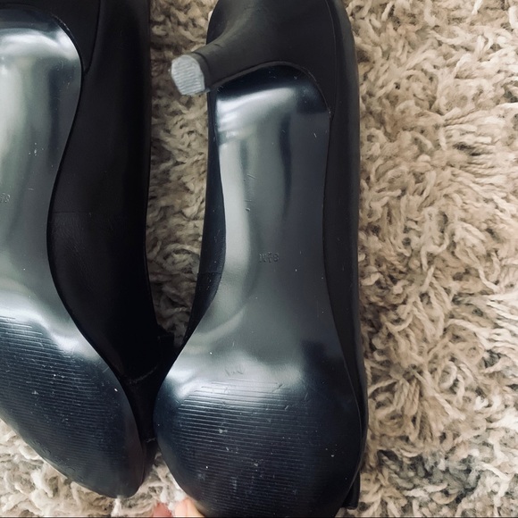 Black Guess 8.5 round toe Pumps with bow - Picture 5 of 8